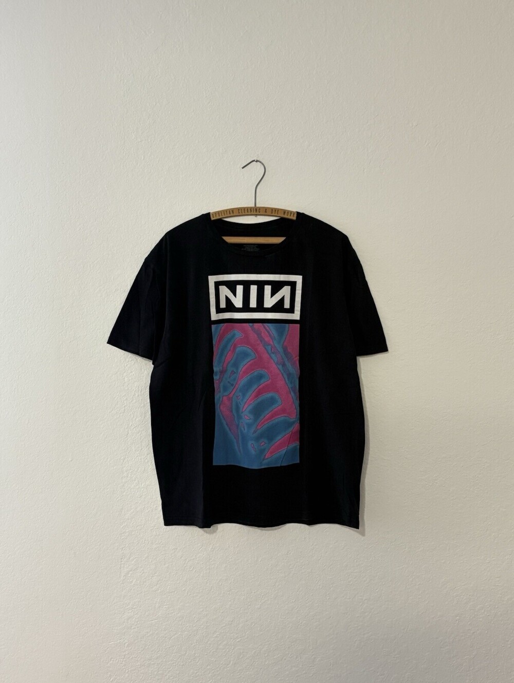 Nine Inch Nails Pretty Hate Machine Neon Black shirt Size Large